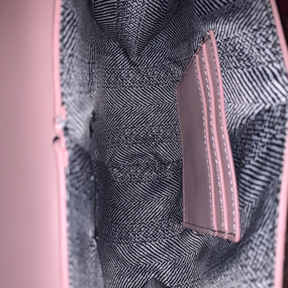 💓Pink crossbody💓 - Picture 8 of 8